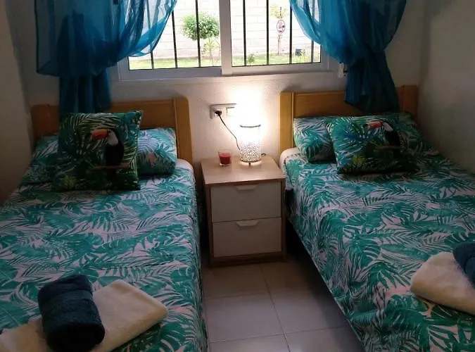 Naranja Con Piscina Urb El Paraiso *