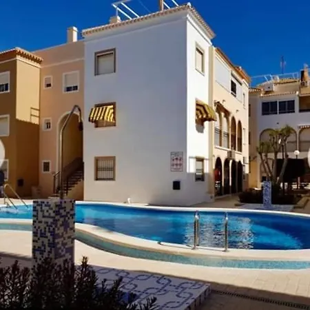 Naranja Con Piscina Urb El Paraiso