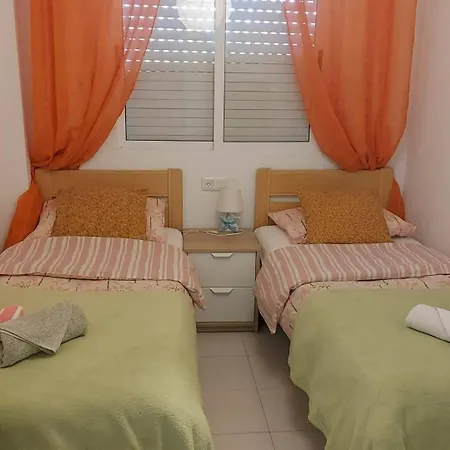 Naranja Con Piscina Urb El Paraiso *