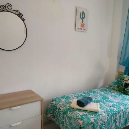 Apartamento Naranja Con Piscina Urb El Paraiso *