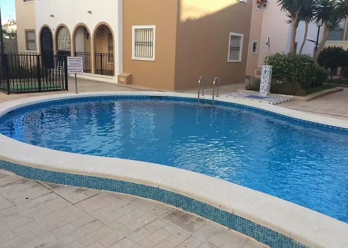 Naranja Con Piscina Urb El Paraiso Apartman