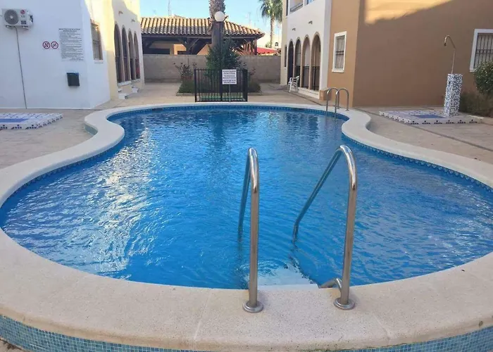 Naranja Con Piscina Urb El Paraiso Torrevieja